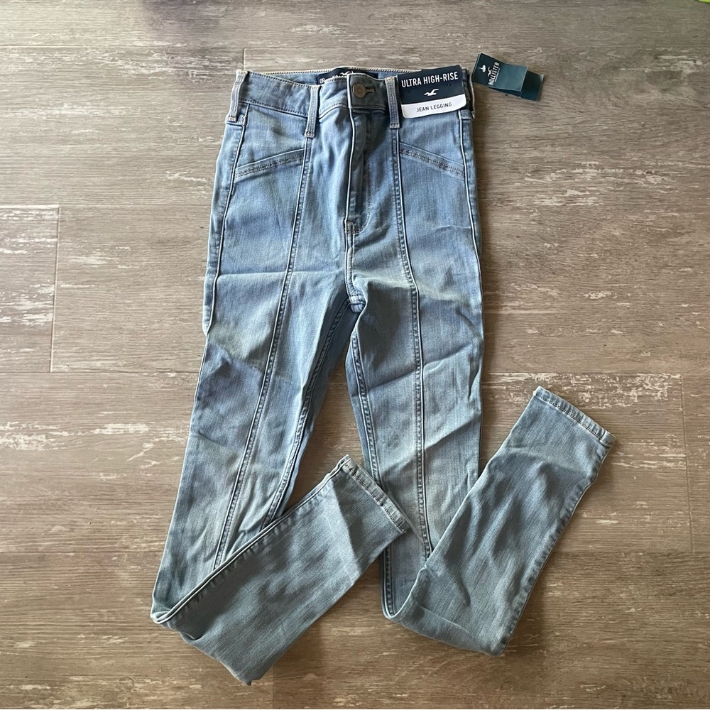 0R NWT Hollister Co Ultra High Rise Jean Legging in light blue wash